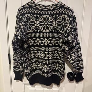 VTG Eddie Bauer Black and White 100% Wool Sweater Size S/P